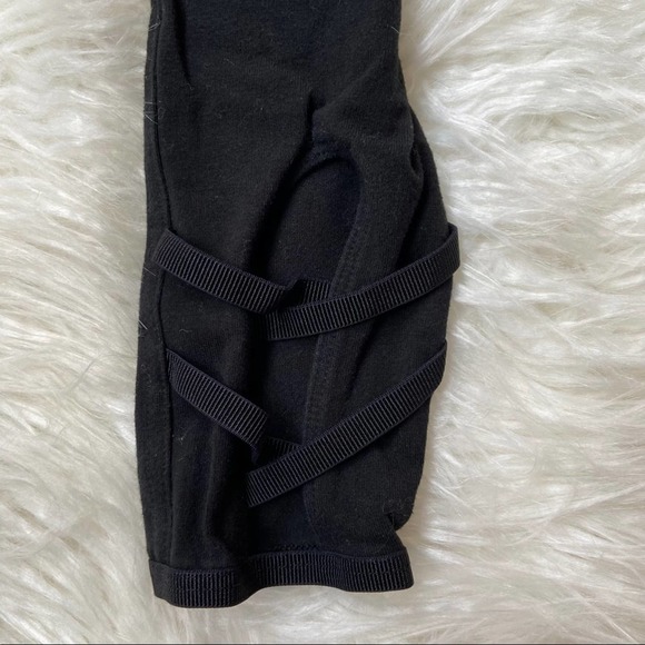 Victoria Sport Black Criss Cross Leggings Small - Picture 2 of 4